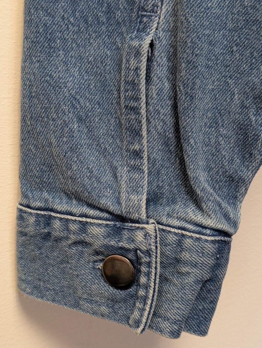 Nicole Miller NY Cropped Denim Jacket Medium Wash Stretch Trucker M - Picture 9 of 12